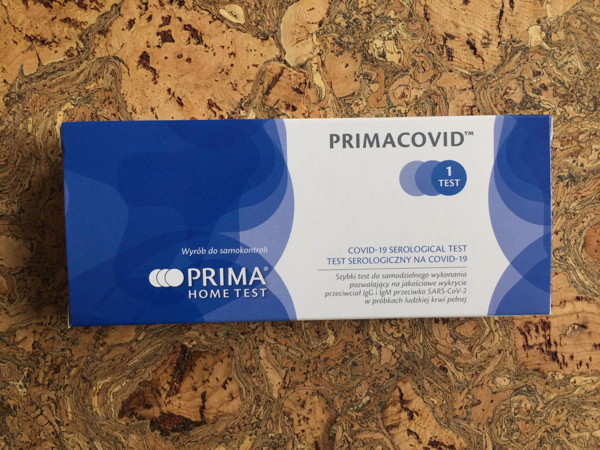 Opakowanie testu serologicznego z Biedronki, wyprodukowanego przez szwajcarską firmę Prima Lab