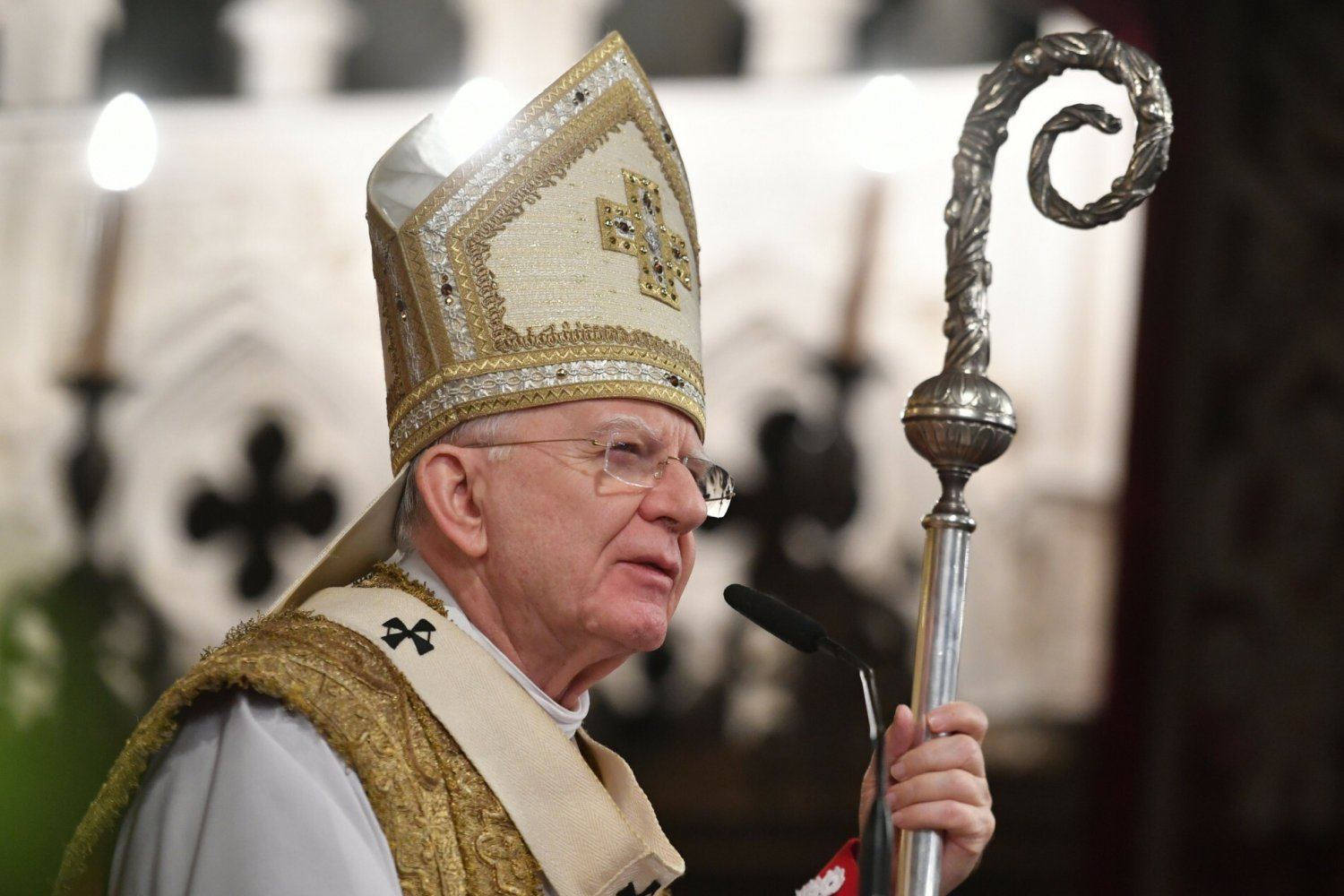 Abp Jędraszewski nawołuje do wypełniania "obowiązku małżeńskiego".