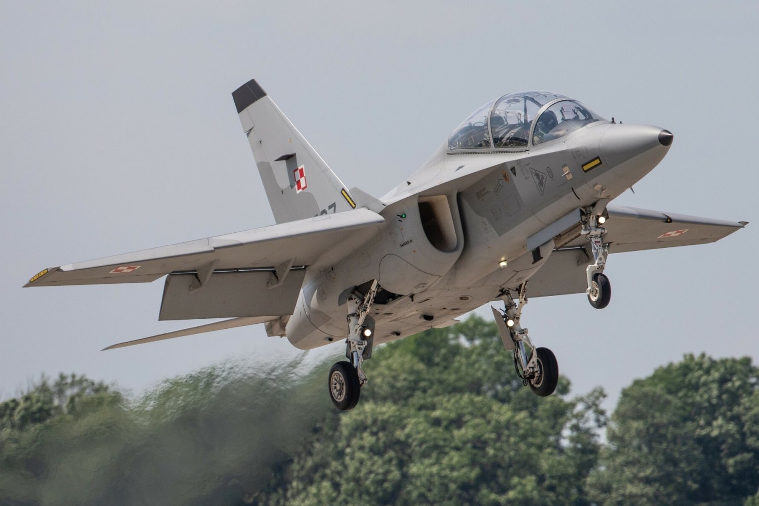 Samolot uderzył w płytę lotniska w Gdyni. Nowe informacje od DW RSZ.