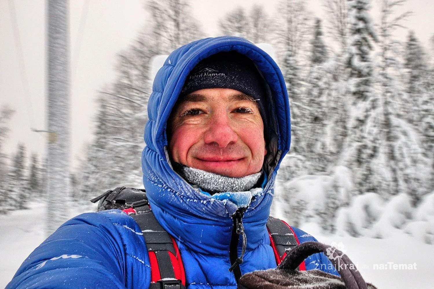 Autor w trakcie narciarskiej wędrówki w Finlandii