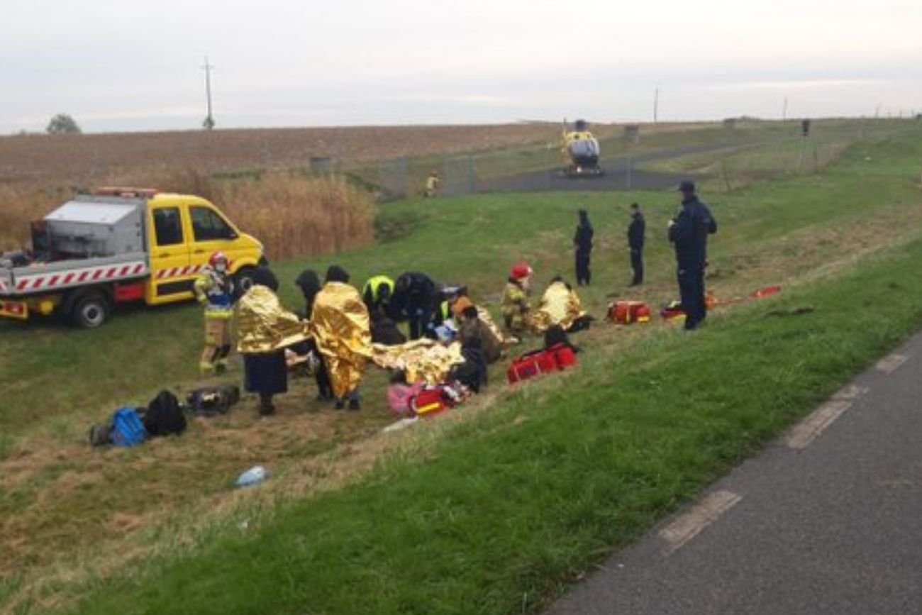 Wielkopolska. Wypadek auta z migrantami.