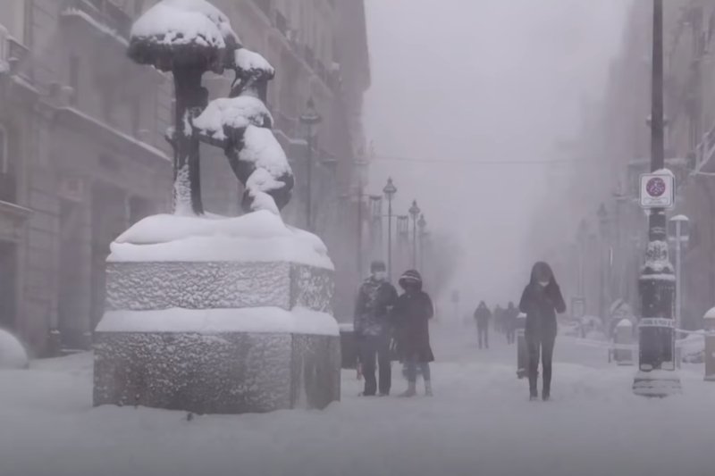 Takich opadów śniegu nie było w Hiszpanii od 50 lat.