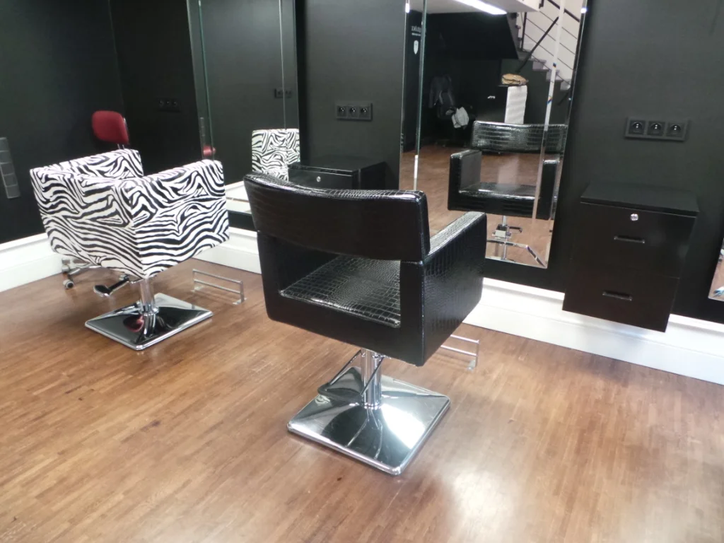 Wynajęcie fotela w salonie FreelanceStudio.pl kosztuje 25 złotych za godzinę