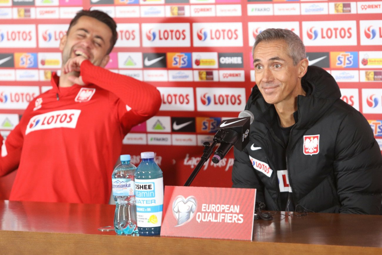 Paulo Sousa i Łukasz Fabiański w piątkowe południe odpowiadali na pytania dziennikarzy na konferencji.