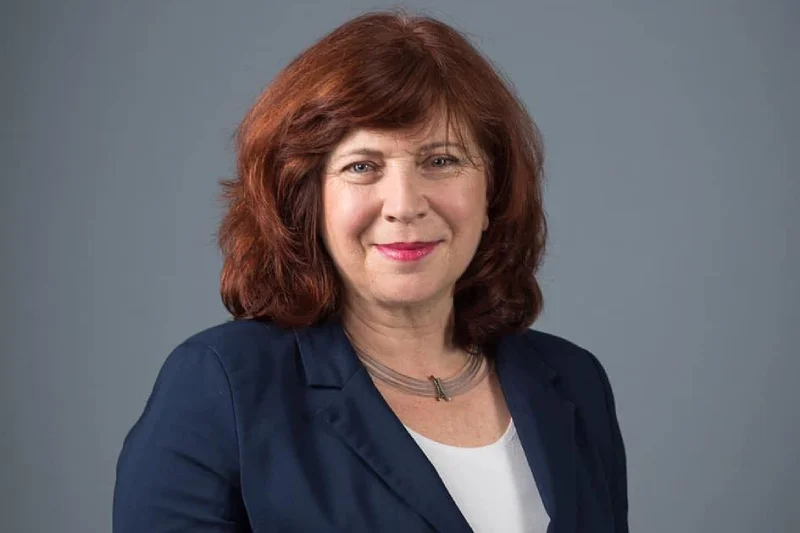 Senatorka Joanna Sekuła chce dowozić uczniów na maturę. Oto jej propozycja