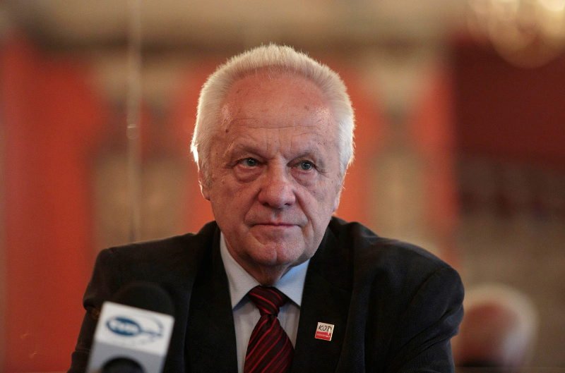 Stefan Niesiołowski niedługo może się rozstać ze swoim immunitetem.