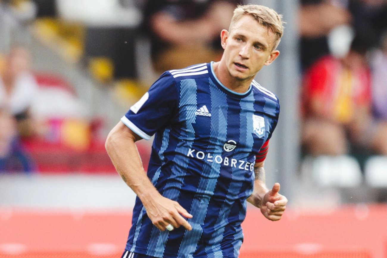 Jakub Rzeźniczak nie jest już zawodnikiem Kotwicy Kołobrzeg. Podano powód
