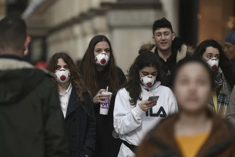 Na całym świecie zmarło już ponad 33,5 tys. osób.