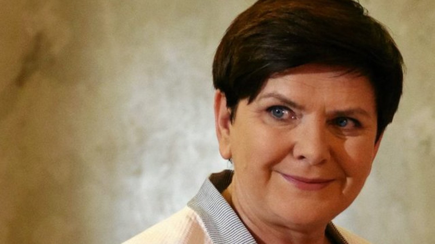 Premier Beata Szydło dostała nową drogę do swojego domu – rząd PiS nie musiał w tym celu podnosić podatku paliwowego. Może rządzący dadzą radę zrobić tak w całej Polsce?