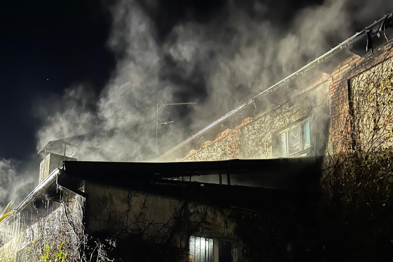 Budynek przylegający do stadniny