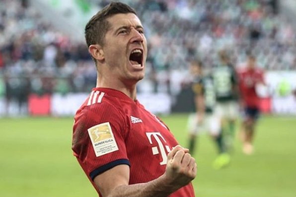 Robert Lewandowski powiedział w rozmowie z Wprost, że nie zamierza przepraszać za swoje zarobki, gdyż doszedł do nich ciężką pracą.