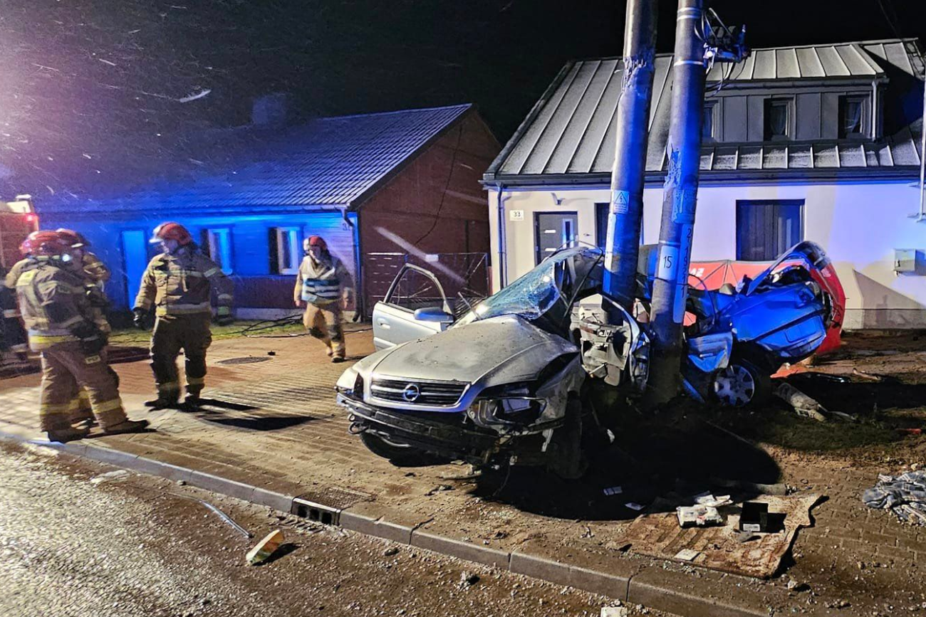 Makabryczny wypadek tuż przed świętami na Podlasiu. Nie żyją dwie młode osoby