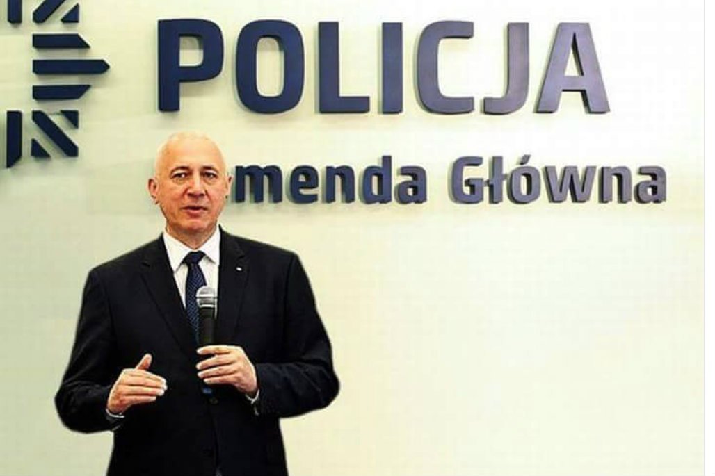 Joachim Brudziński doczekał się niefortunnego zdjęcia. Tłumaczenie polityka tylko pogorszyło sprawę.