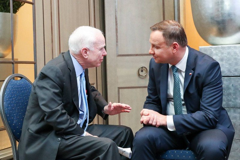McCain rozmawiał z Dudą w Monachium.