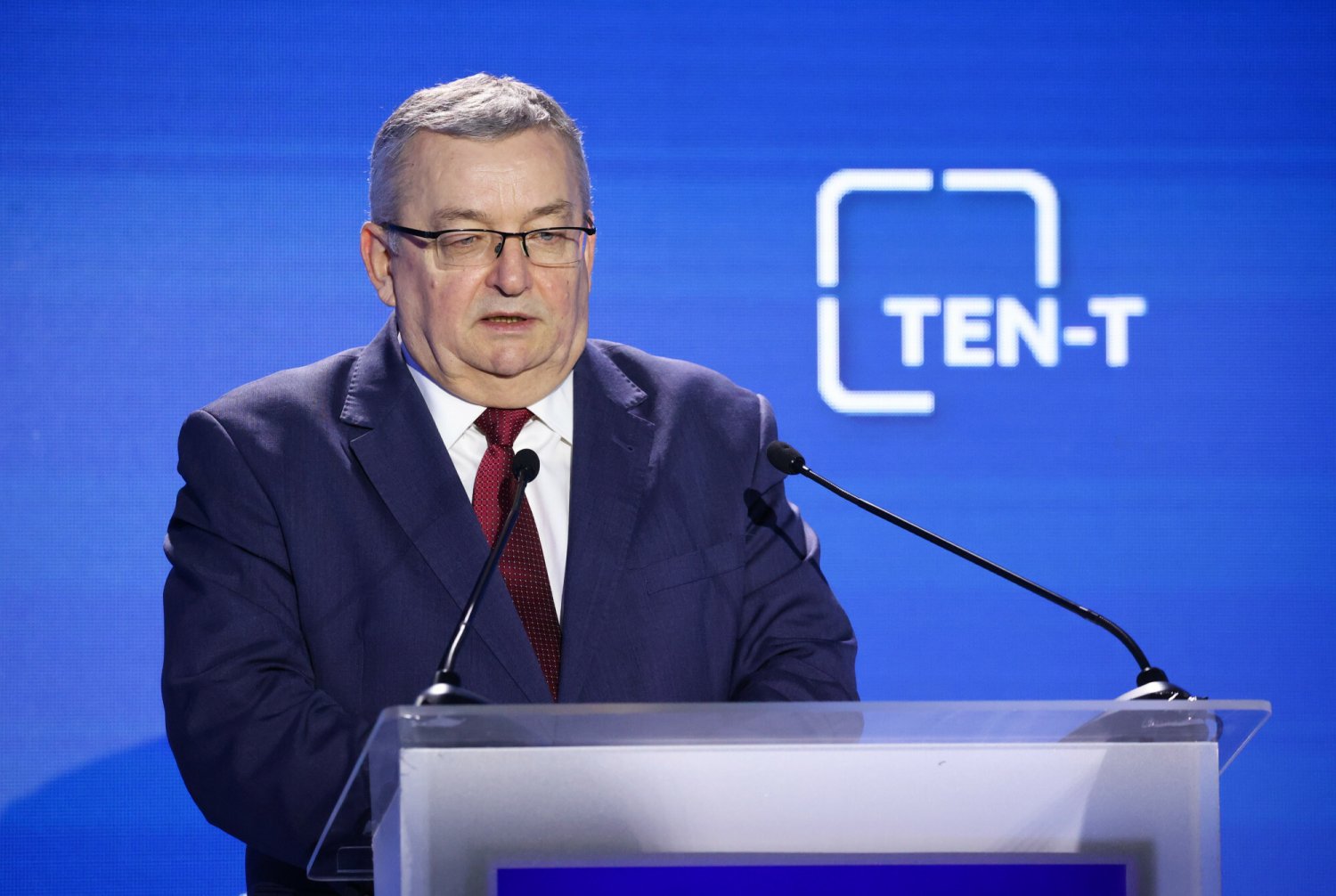 Minister Andrzej Adamczyk brał udział w kolizji na trasie W-Z w Warszawie.