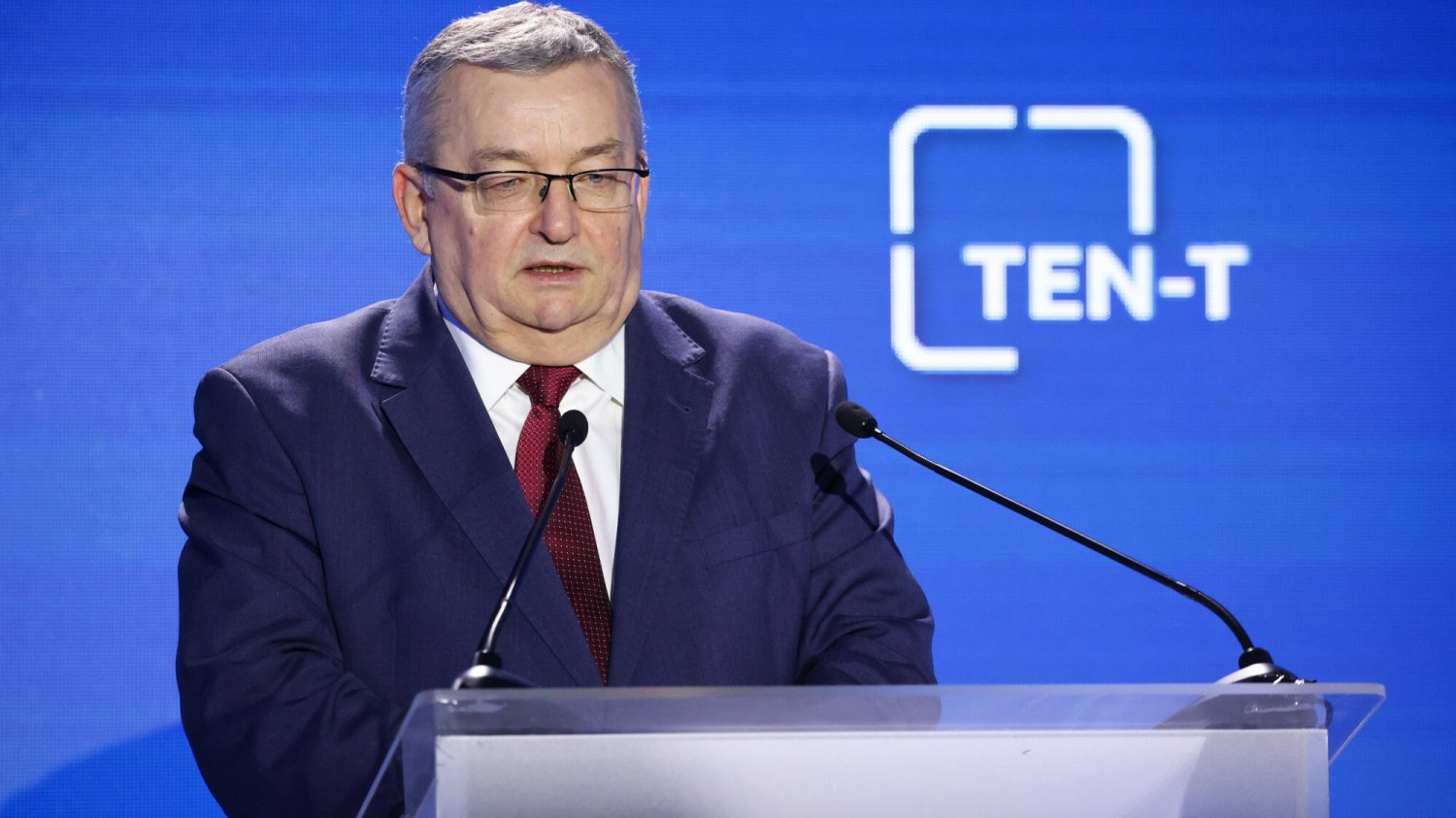 Minister Andrzej Adamczyk brał udział w kolizji na trasie W-Z w Warszawie.