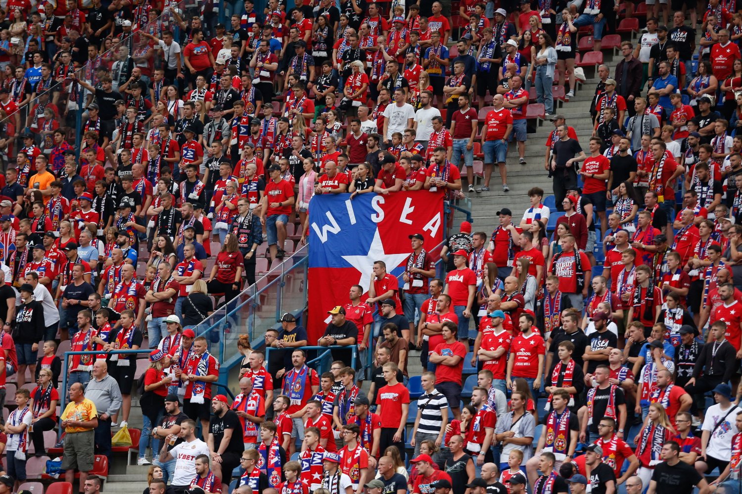 Potencjalny inwestor Wisły Kraków walczy o życie. Amerykanin zadławił się pierogiem