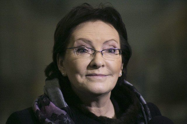 Wyniki listopadowego sondażu CBOS sugerują, że większość Polaków jest zadowolona z tego, iż na czele rządu stoi Ewa Kopacz