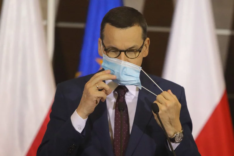 Mateusz Morawiecki apeluje do Polaków, by... jeszcze trochę wytrzymali. Chodzi o życie z obostrzeniami.