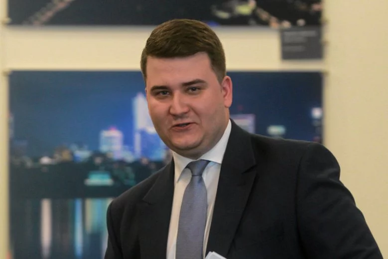 Bartłomiej Misiewicz zajrzał na Twittera po wyjściu na wolność. Skierował apel, by podawać jego pełne dane.