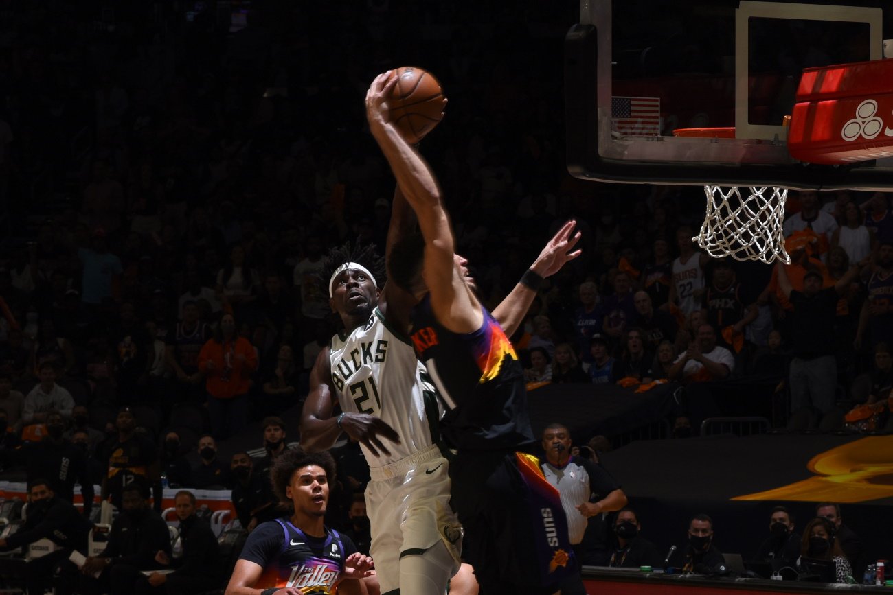 Phoenix Suns prowadzi w finale NBA już 2-0 z Milwaukee Bucks