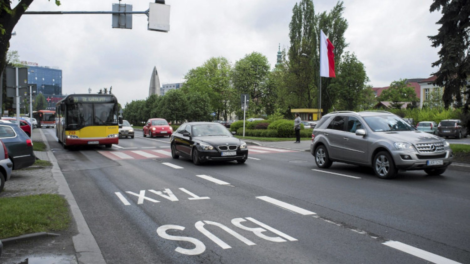 Po buspasach w Rzeszowie od dawna mogą jeździć osobówki.