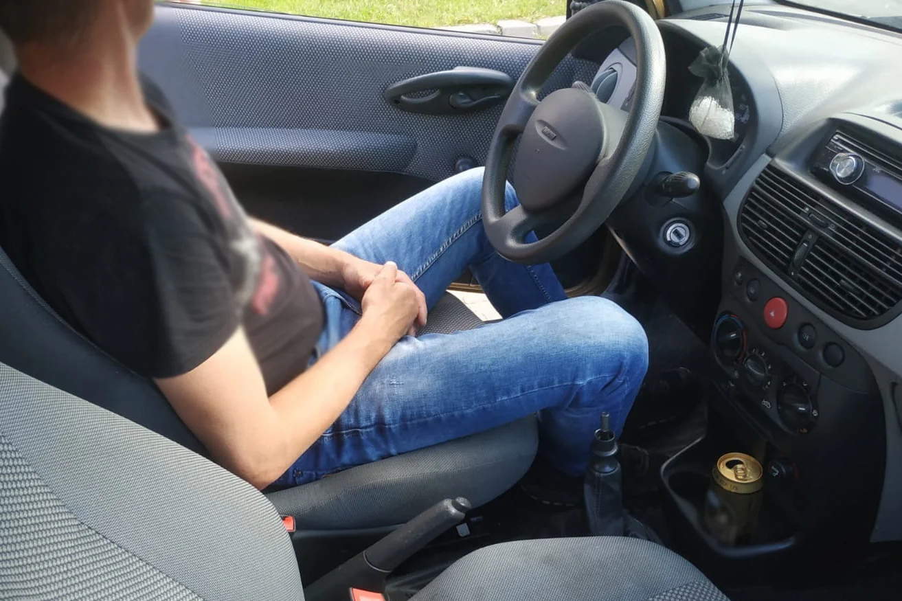 Policjanci zatrzymali pijanego kierowcę Fiata Punto.