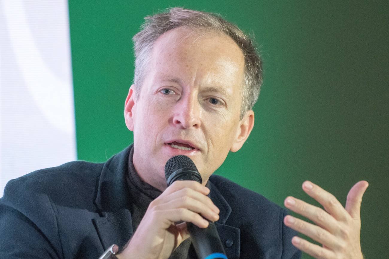 Podczas niedzielnego wydania "Kawy na ławę" w TVN24 politycy partii rządzącej i opozycji dyskutowali o obniżeniu stóp procentowych, wyborczych obietnicach PiS i PO, sądownictwie i dymisji Piotra Wawrzyka.