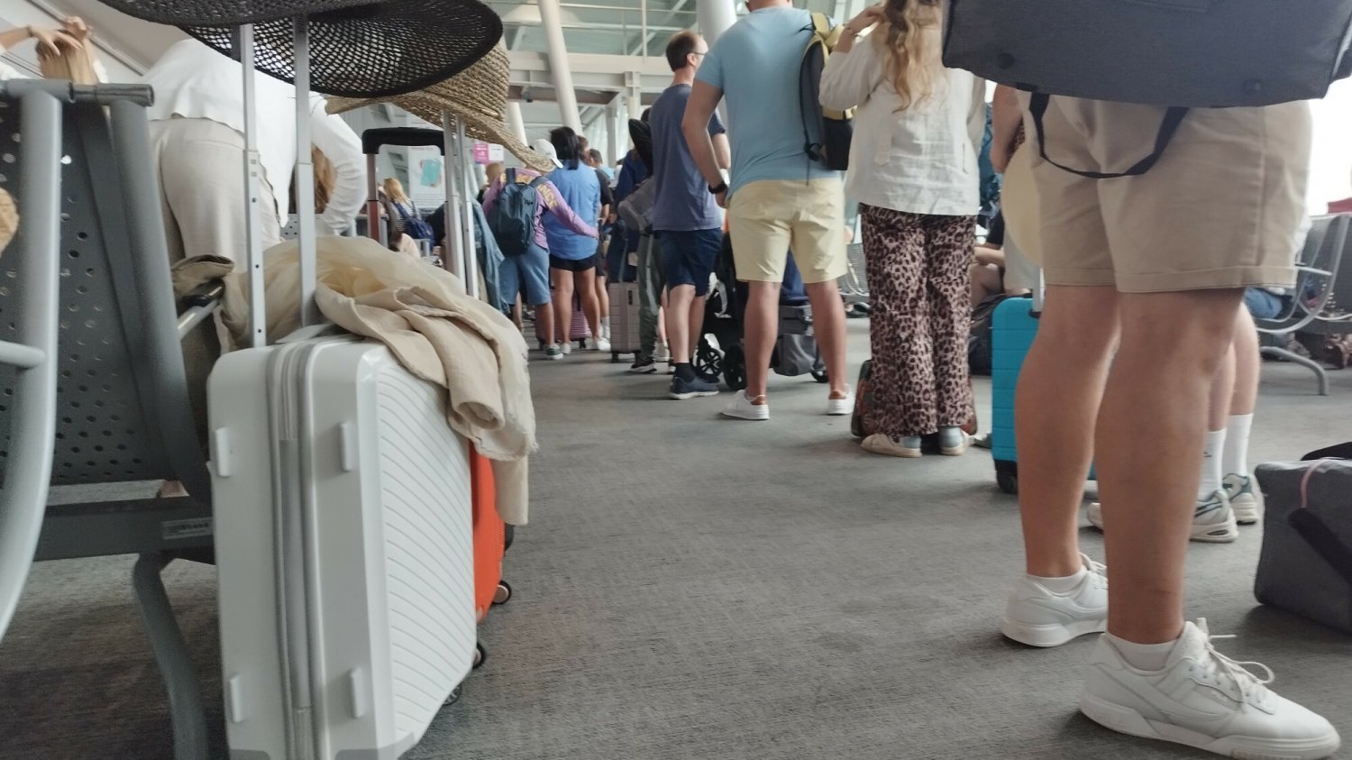 Reisefieber atakuje tuż przed wakacjami. "Umierałam z bólu na lotnisku".