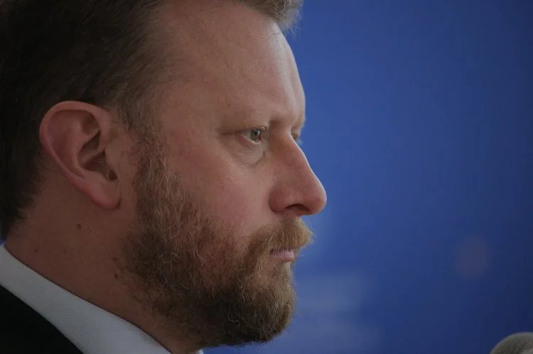 Koronawirus: Szumowski ma znajdować się pod tlenem.