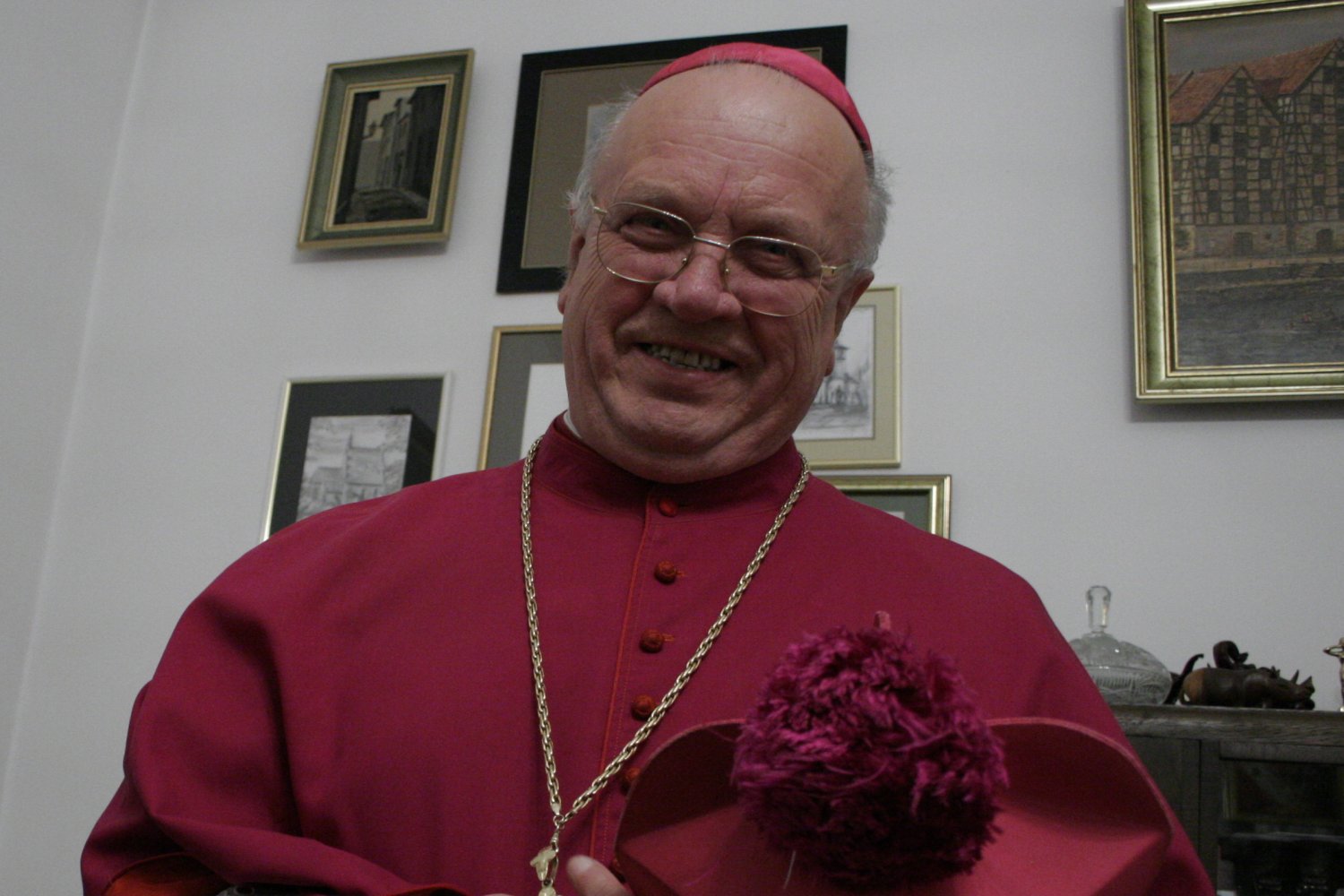 Biskup Józef Zawitkowski w ostrych słowach pisze o Warszawie i jej mieszkańcach.