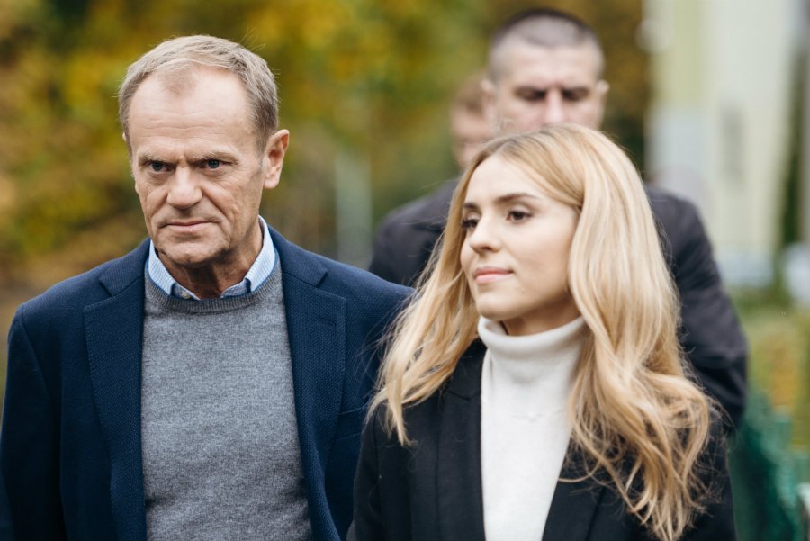 W aukcji Kasi Tusk dla WOŚP można wygrać spacer z nią i jej psem Portosem, a także wizytę w jej mieszkaniu.