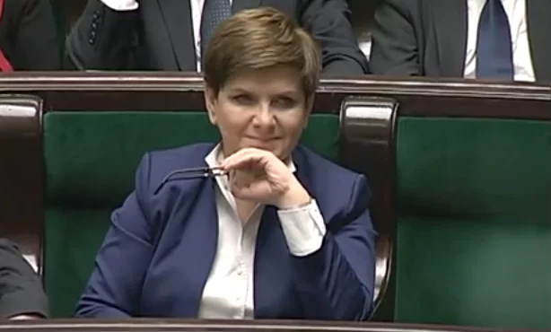Zakłamana premier Beata Szydło