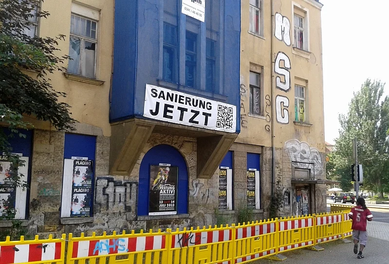 "Renowacja teraz" - mieszkańcy Lipska nie chcą pogodzić się z popadającymi w ruinę kamienicami.