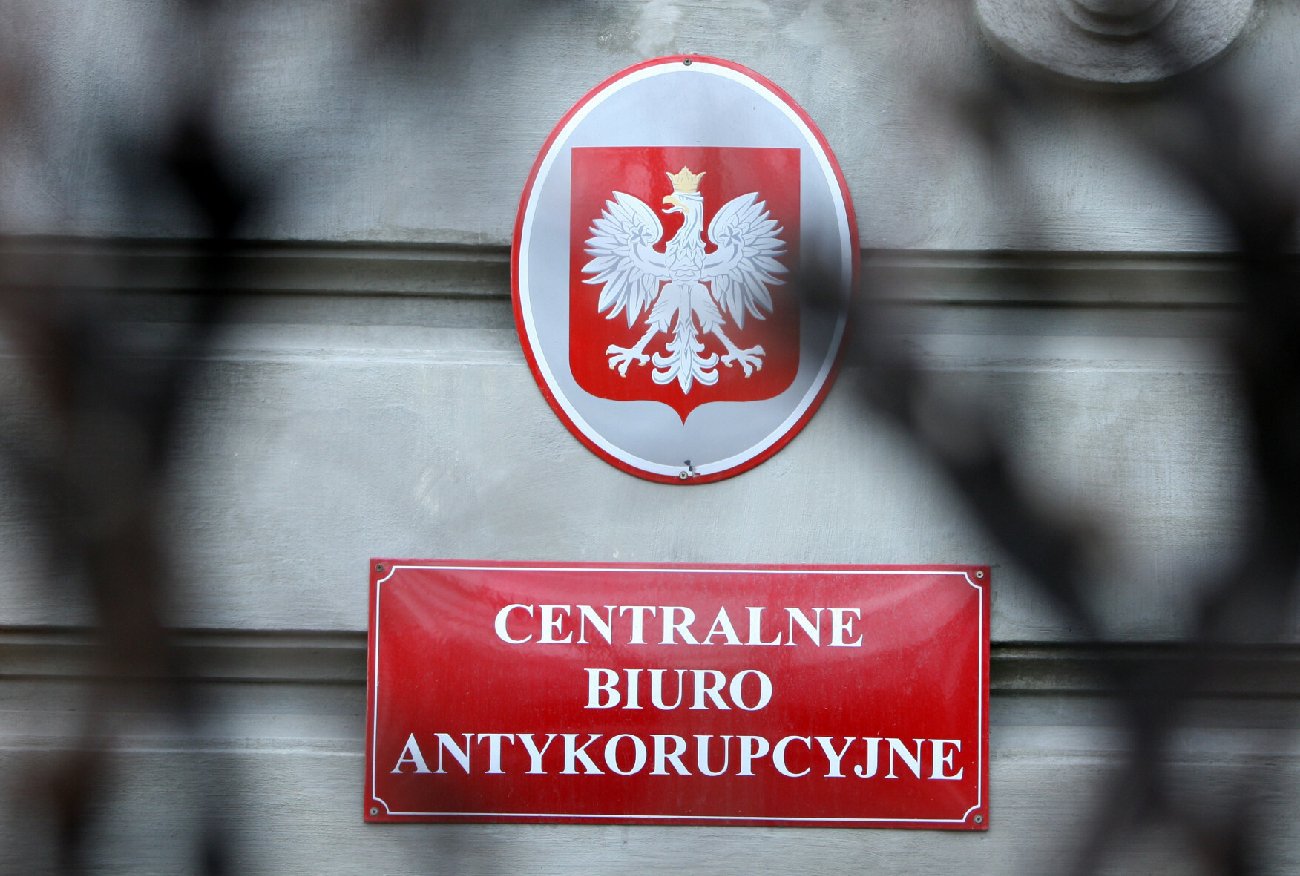 Zwłoki na terenie CBA. Ciało mężczyzny kilka godzin leżało w garażu.