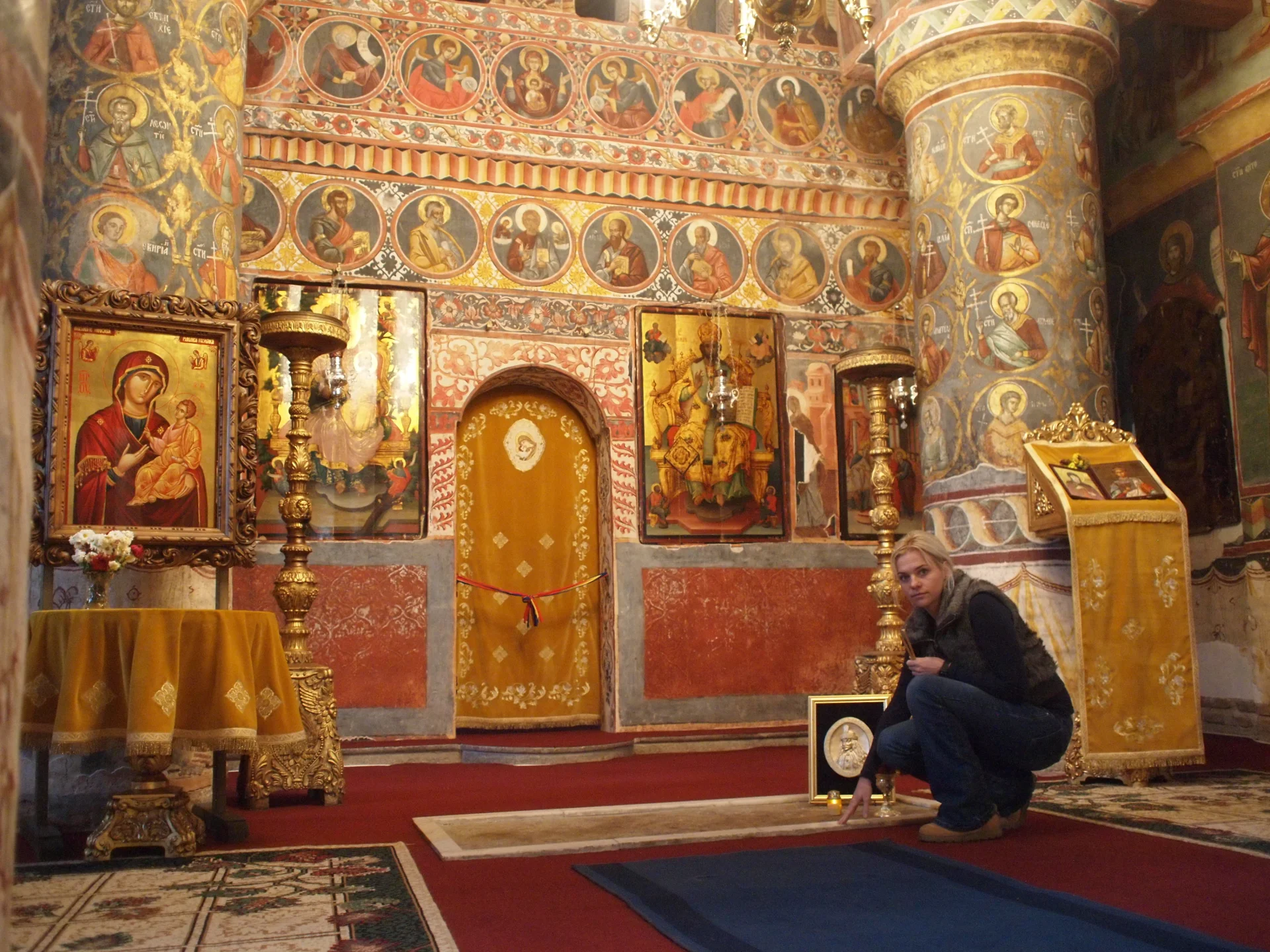 Monaster na wyspie na jeziorze Snagov. Tu znajduje się domniemany grób Vlada Palownika.
