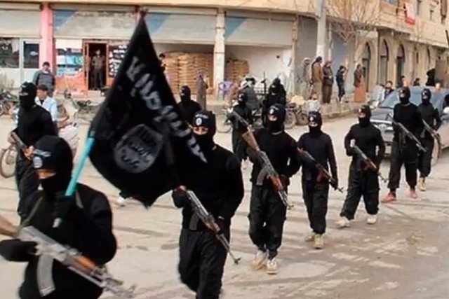 Sejmowa Komisja ds. Służb Specjalnych przyznała, że w szeregach Państwa Islamskiego walczą Polacy