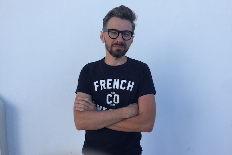 Grzegorz Rzeczkowski z "Polityki" napisał książkę "Katastrofa posmoleńska" o tym, co działo się na Krakowskim Przedmieściu po śmierci prezydenta Lecha Kaczyńskiego i 95 osób w wypadku lotniczym.