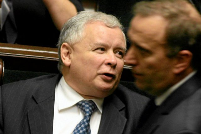 Partia Jarosława Kaczyńskiego ma niemal dwukrotnie większe poparcie społeczne niż Platforma Obywatelska dowodzona przez Grzegorza Schetynę.