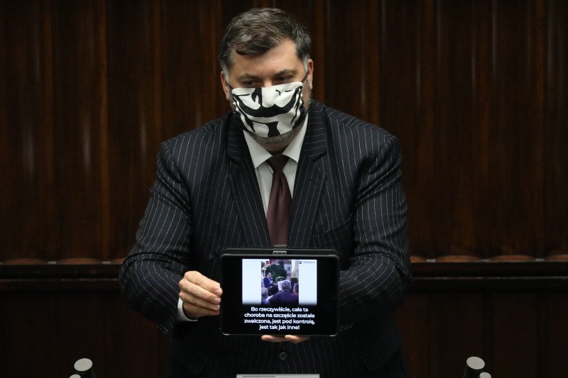 Poseł Konfederacji Artur Dziambor.