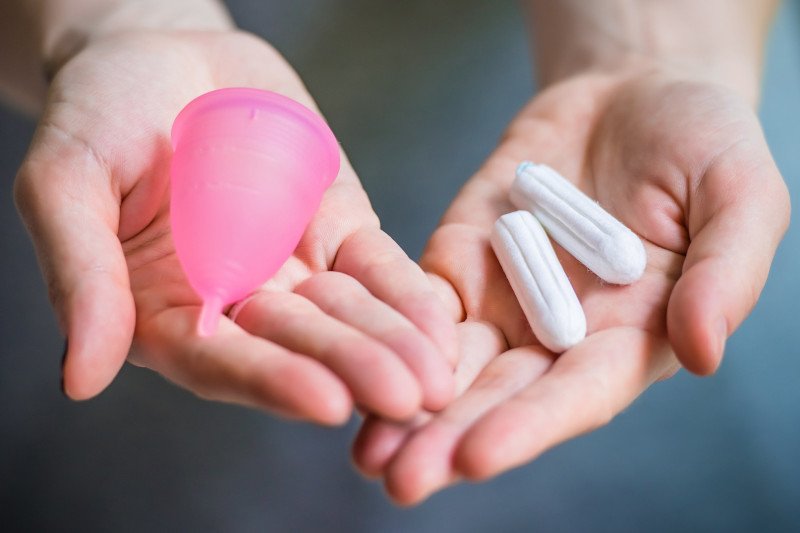 Kubeczek menstruacyjny to jedna z ciekawszych alternatyw