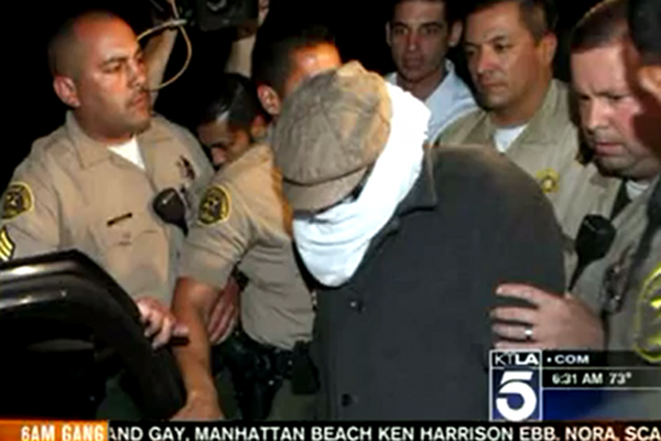 Mężczyzna nie chciał pokazywać swojej twarzy. Zrzut ekranu z serwisu YouTube.