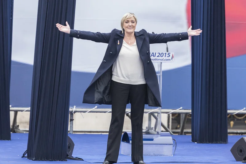 Marie Le Pen podczas pierwszomajowego wiecu