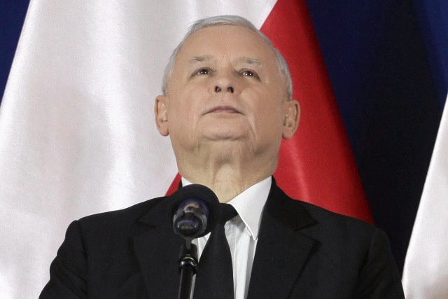 Jarosław Kaczyński przystąpił do formowania „liczącego dziesiątki tysięcy osób korpusu wolontariuszy”