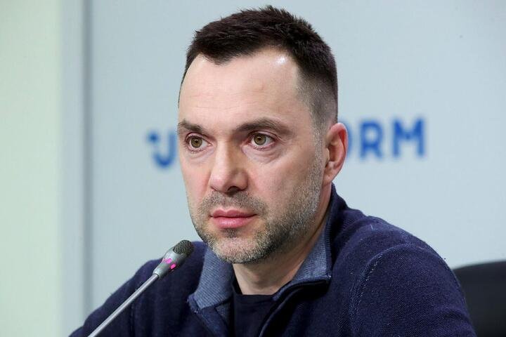 Ołeksij Arestowycz ogłasza swoją kandydaturę w najbliższych wyborach prezydenckich w Ukrainie. W programie m.in. zacieśnienie współpracy z Polską.