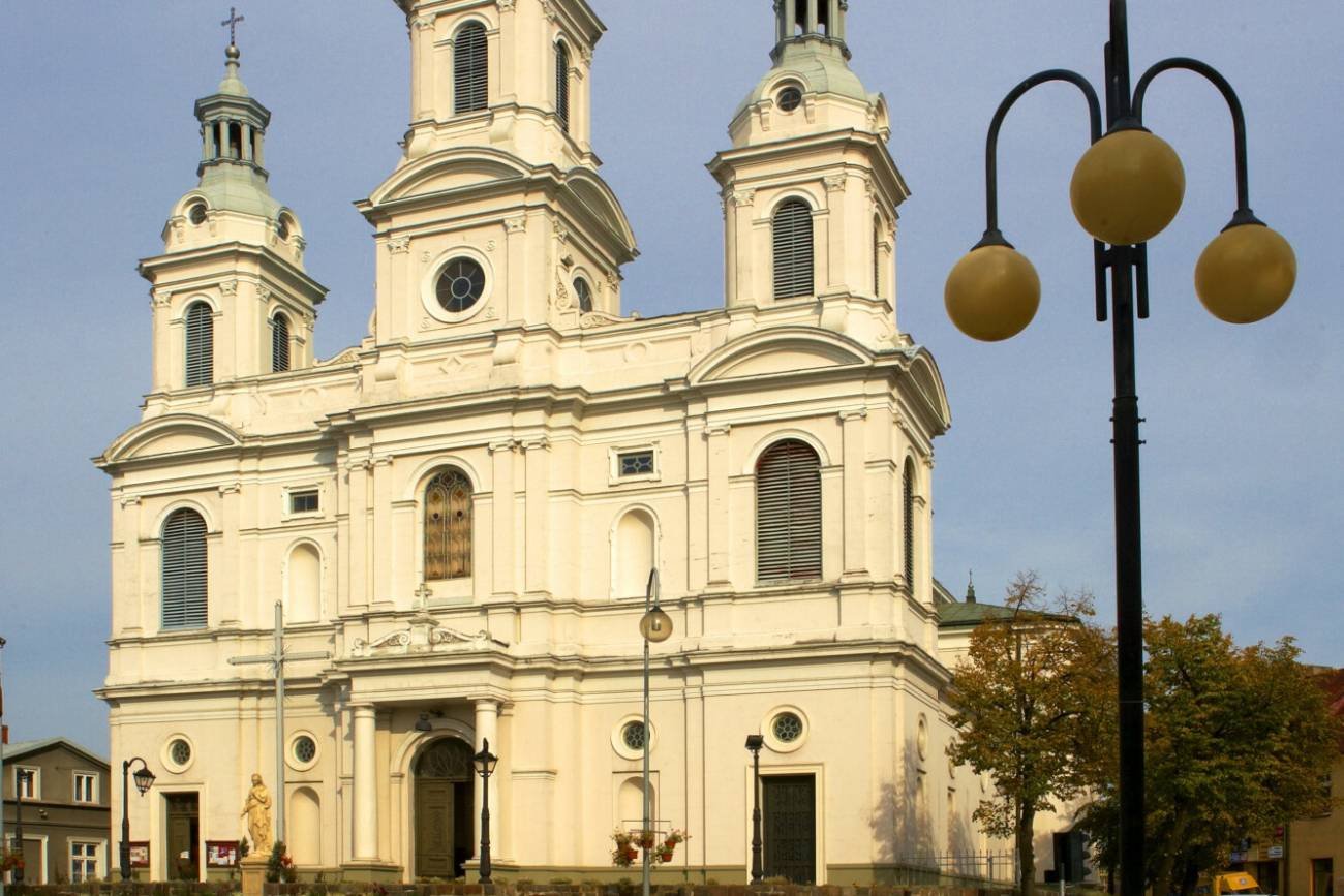 Radomsko: kościelny molestował nieletniego. Karę zapłaci parafia