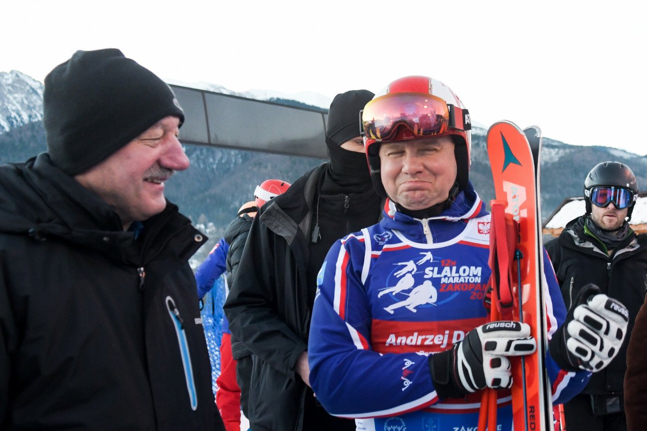 Prezydent Andrzej Duda może okazać się pomocny w skompletowaniu kadry skoczków na igrzyskach w Pekinie.