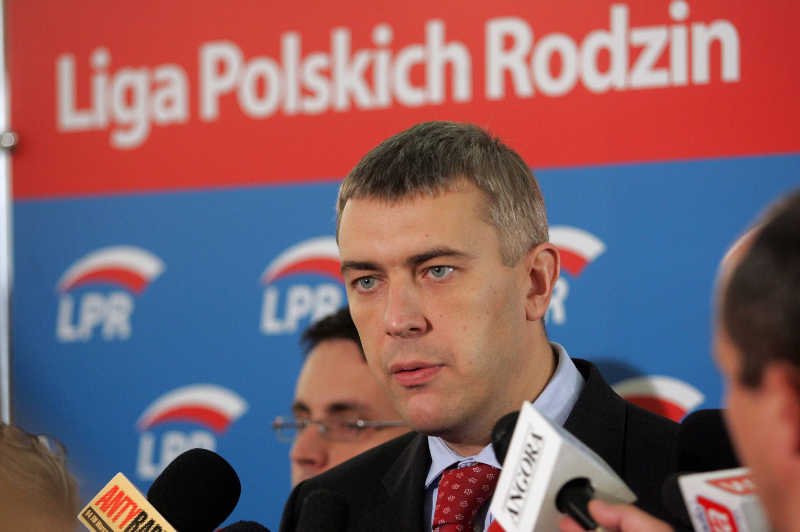 Liga Polskich Rodzin namawia do głosowania na PO, chociaż jej program to niemal zupełne przeciwieństwo.