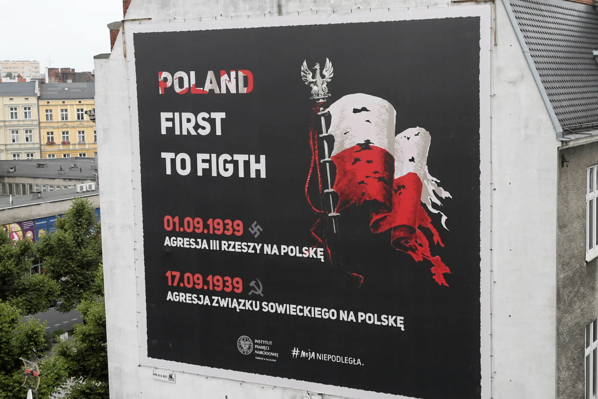 Na banerze IPN pojawił się błąd w haśle. To jednak jeszcze nie koniec kontrowersji związanych z pomysłem instytutu.