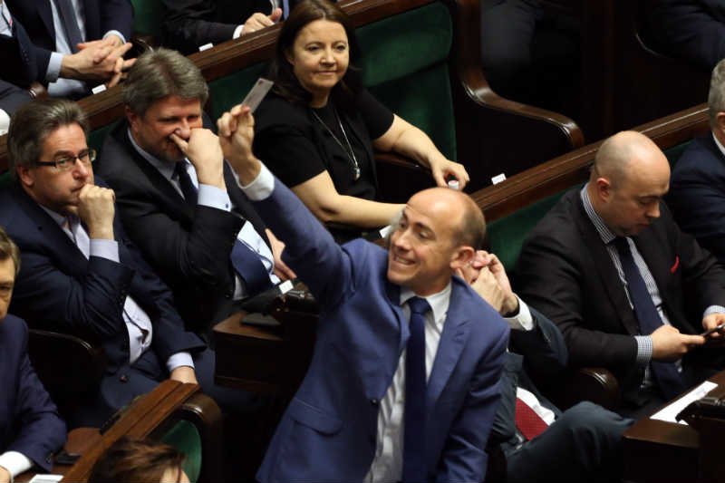 Opozycja znalazła sposób na uprzykrzanie życia PiS.